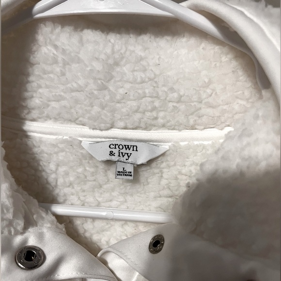 Crown and Ivy Sherpa Pullover - Picture 2 of 4